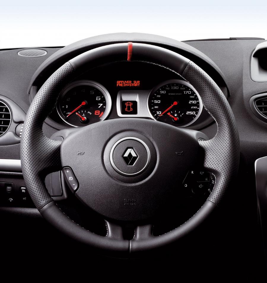  Renault Clio R.S. 2.0 16V 2006 года  (фото 108 из 125)